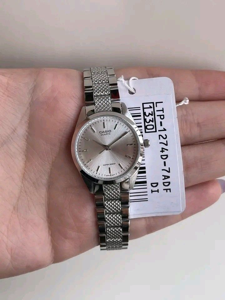 Original Casio Watch Silver (Category: Women's Watches) located in Caloocan City. Submitted by cheskhaionlinestore2.0 (Listing ID 1466999034, Image 2). Description: .
