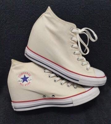 🤍original Converse Wedge Size 8🤍 (Category: Wedges) located in Manila. Submitted by pining.garcia (Listing ID 1467163920, Image 1). Description: -new without box .