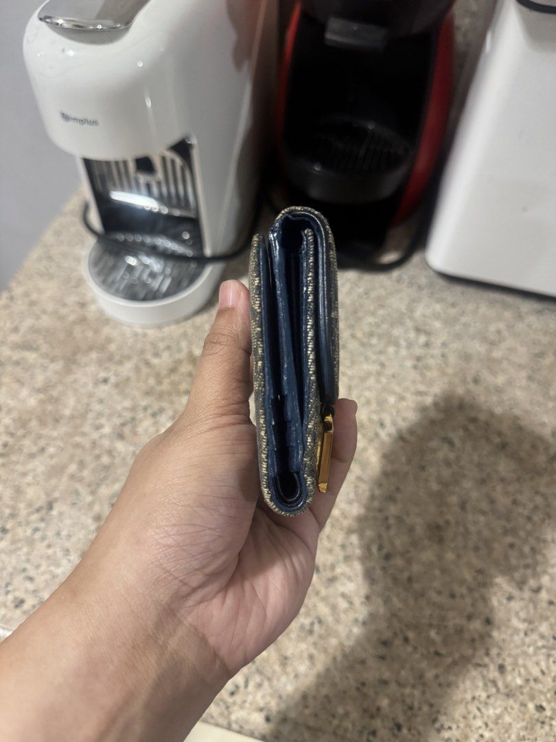 Original Dior Saddle Wallet (Category: Wallets & Card holders) located in Quezon City. Submitted by rg1996 (Listing ID 1467064623, Image 3). Description: Dior Saddle Wallet With replacement dust bag with certificate of authenticity.