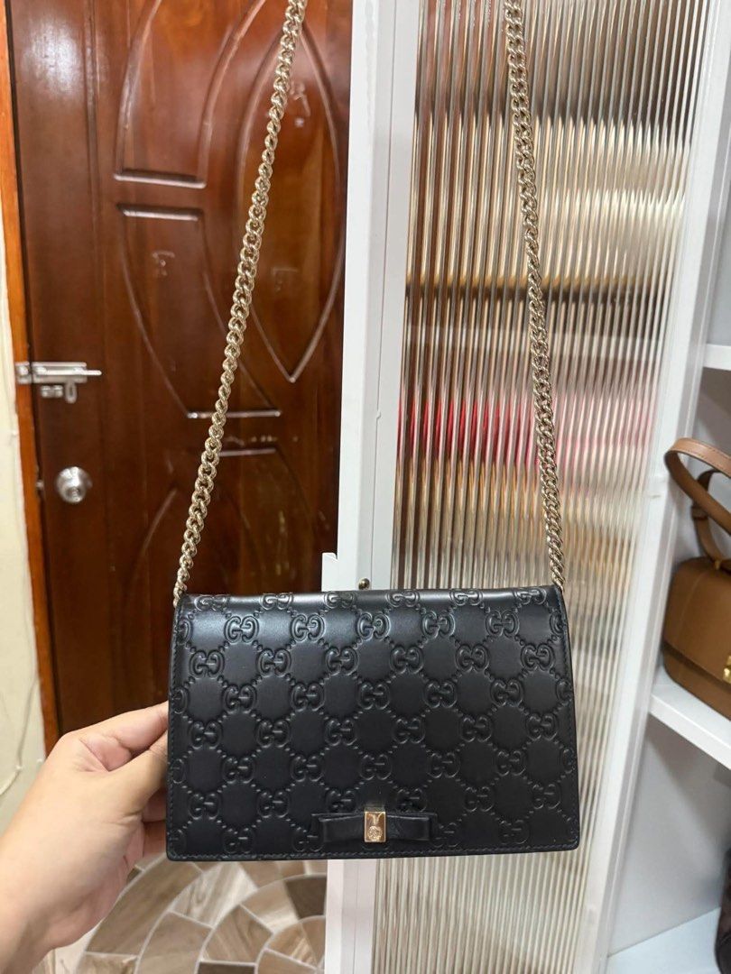 Original Gucci Black Guccisima Woc Bag (Category: Luxury Bags & Wallets) located in Cavite. Submitted by authenticbagshavenbyvalg (Listing ID 1467086475, Image 1). Description: 💯Guaranteed Original very good condition no major issue.