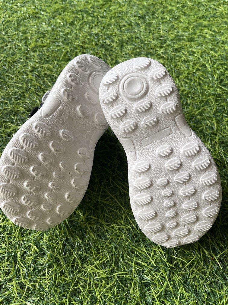 Original sperry sandals for kids (Category: Babies & Kids Fashion) located in Manila. Submitted by ty_imported_goods (Listing ID 1467008775, Image 3). Description: Original from U.S.A Size: 5.