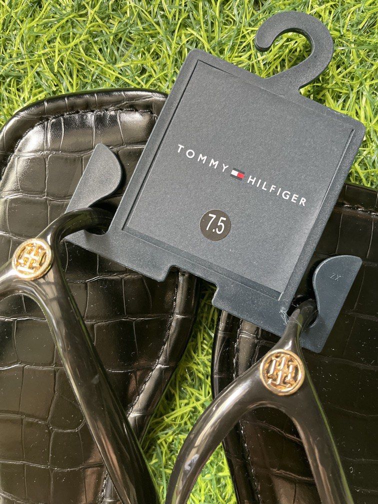 Original tommy hilfiger from U.S (Category: Slippers and slides) located in Manila. Submitted by ty_imported_goods (Listing ID 1467011169, Image 3). Description: Original from U.S Color: black Size: 7.5 Fit with size 6.5 to 7.5.
