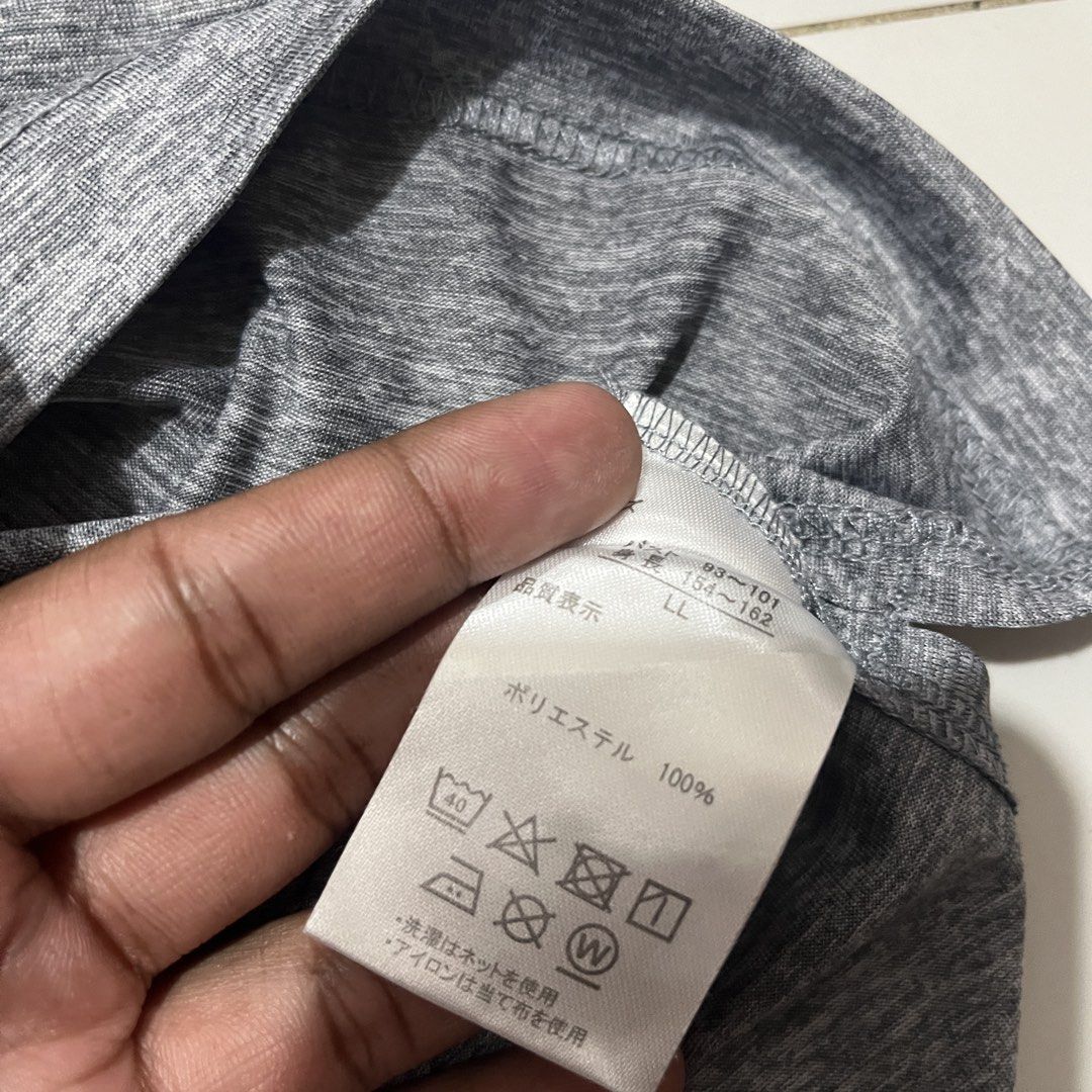 Outdoor (Category: Tshirts & Polo Shirts ) located in Bacoor. Submitted by manonghits_2000 (Listing ID 1467075105, Image 3). Description: Outdoor Classic 22x27 Good as New No issue Claim 180.
