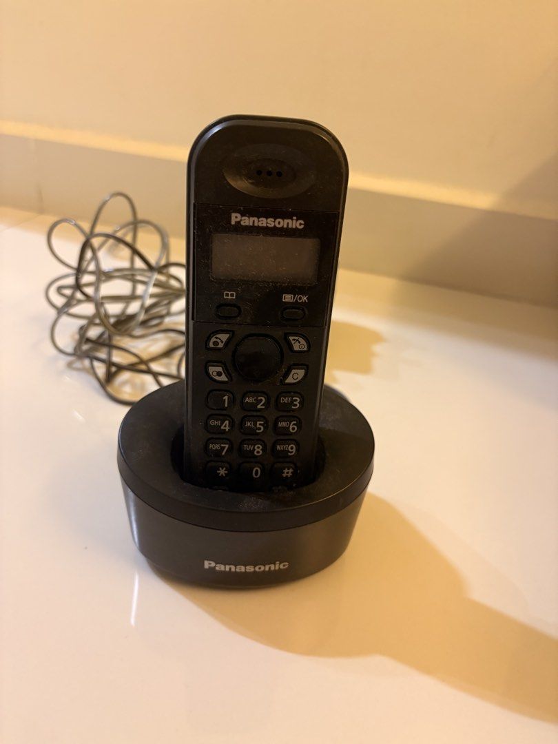 Base Instrmant Panasonic Cordless Landline Phone with Charging Base (spoilt ...