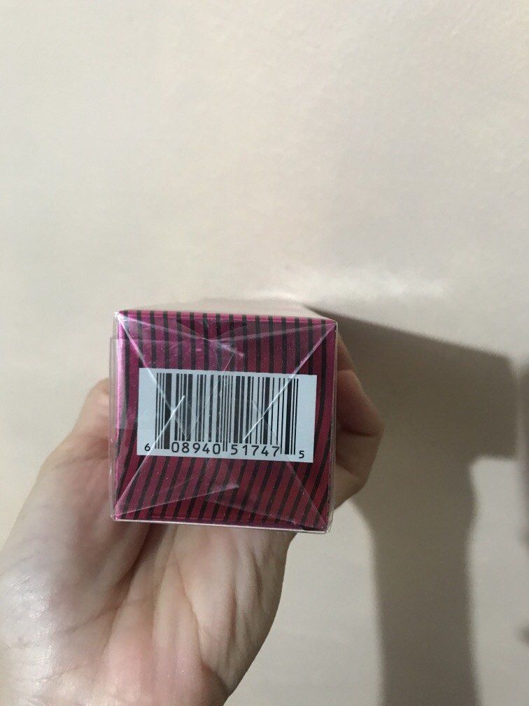 Paris Hilton - Premium Tester Quality (Category: Fragrance & Deodorants) located in General Trias. Submitted by otteritthaa (Listing ID 1467020303, Image 3). Description: .