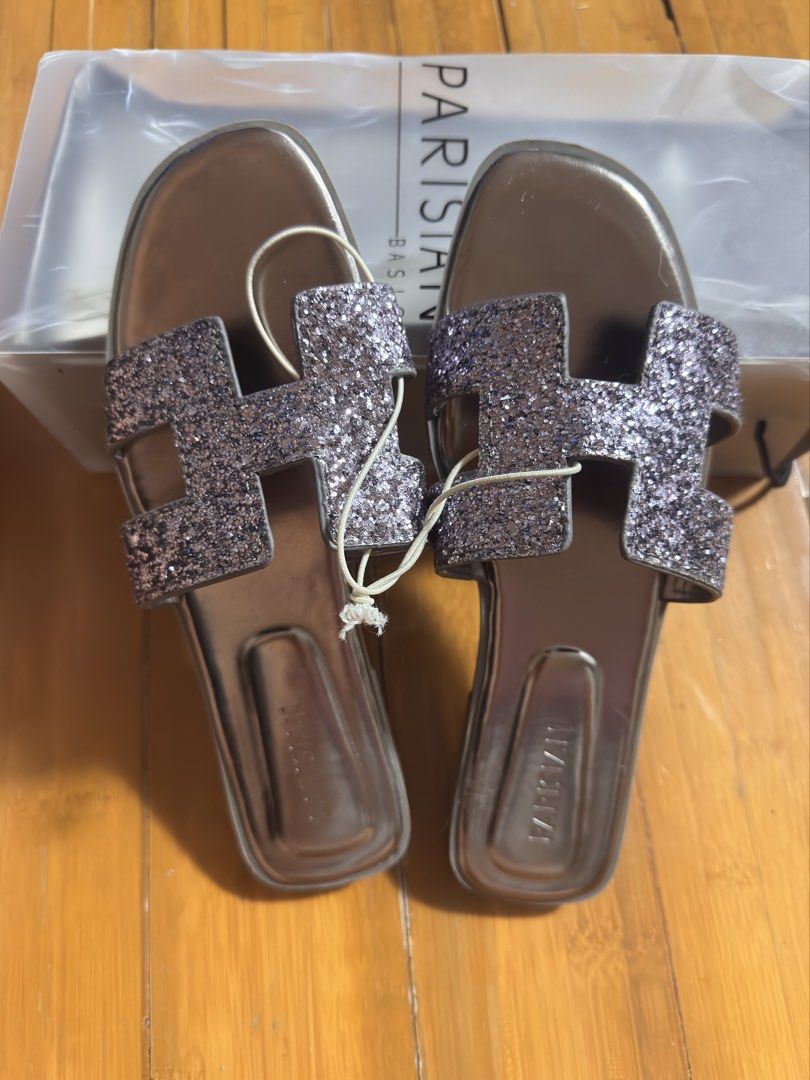 parisian sandals size 7 (Category: Sandals) located in Pasig City. Submitted by ce_16 (Listing ID 1467152383, Image 1). Description: brandnew never used 400 nalang po mali size nabili size 7 womens.