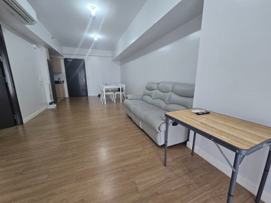Park Triangle Residences (Category: Apartments & Condos) located in Quezon City. Submitted by philbrokerhousecorp (Listing ID 1466992700, Image 3). Description: Park Triangle Residences Developer: Alveo Location: 32nd St. corner 11th Avenue Fort Bonifacio Taguig 1 Bedroom w/ balcony 59sqm Fully furnished Minimum of 1 year lease .