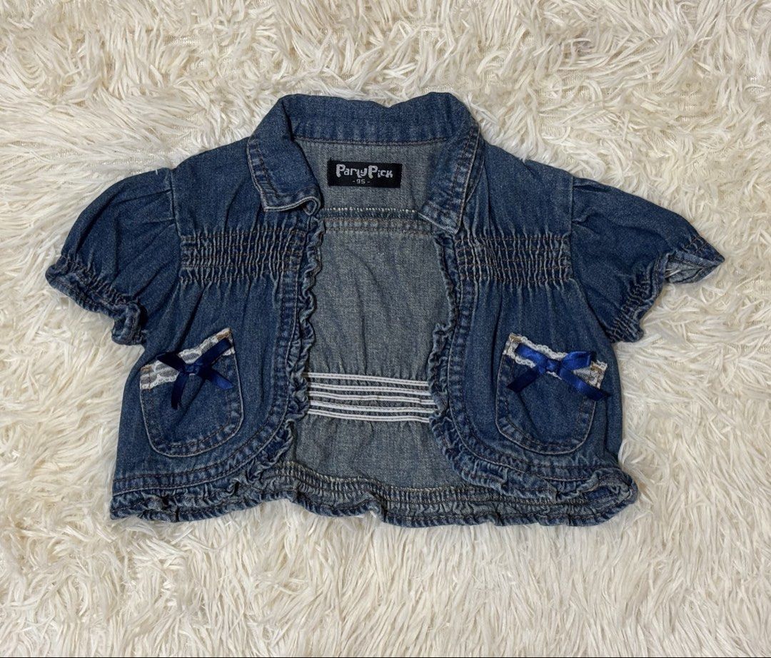 Party Pick Denim Bolero Jacket Size 95 (Category: Babies & Kids Fashion) located in Santa Cruz. Submitted by zellethrifts (Listing ID 1467151840, Image 1). Description: • Good as new • Fits 6-18 months • In excellent condition 🚚 Shipping via J&T only 📦 Shipping fee to be shouldered by buyer 💳 Mode of payment: GCash 📍 Santa Cruz, Laguna.
