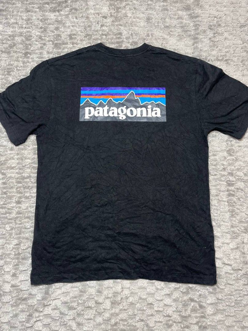 Patagonia Pocket tee (Category: Tshirts & Polo Shirts ) located in Cagayan de Oro. Submitted by smoothstyle (Listing ID 1467084973, Image 2). Description: Patagonia Pocket tee very good condition 9/10 color rate Size Large dimes: 21x28 Need wash.