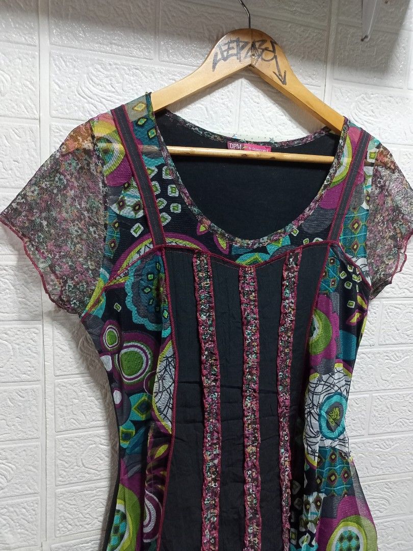 Patchwork Tops Asymmetric Hem (Category: Others Tops) located in Danao, Cebu. Submitted by 6000thrifts.ph (Listing ID 1467115699, Image 3). Description: Patchwork Tops Asymmetric Hem 📍 Size Meduim Good Excellent Condition No issue Pm for the price 📥 .