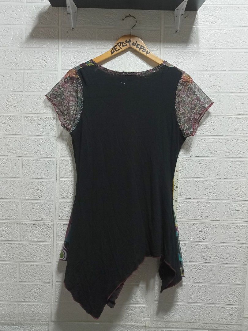 Patchwork Tops Asymmetric Hem (Category: Others Tops) located in Danao, Cebu. Submitted by 6000thrifts.ph (Listing ID 1467115699, Image 2). Description: Patchwork Tops Asymmetric Hem 📍 Size Meduim Good Excellent Condition No issue Pm for the price 📥 .