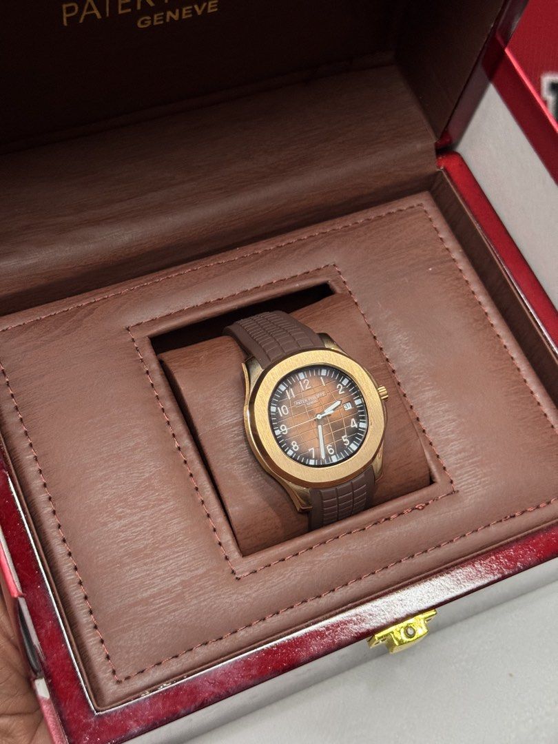 Patek philippe Watch (Category: Luxury Watches) located in Paranaque City. Submitted by icko007 (Listing ID 1467071255, Image 3). Description: Patek Philippe Aquanaut Rose Gold Top tier Watch ✔️ Complete inclusion Box / Paper bag / Cards / Manual Fully automatic Japan Mechanism Price 4899 Only (Good As new Condition) For Pickup Only! Mag basa baka d mo pa mabasa. Location Paranaque Pwede mo lalamove if Ayaw ipikcup Payment Gcash/ bank transfer.