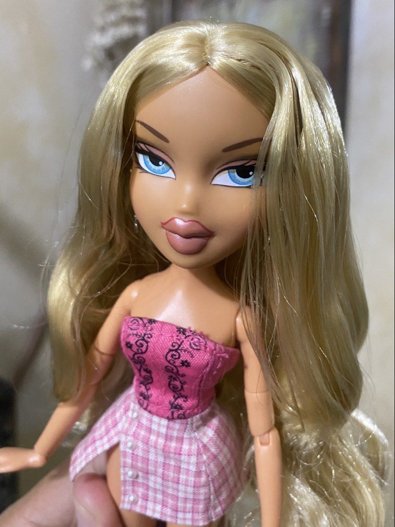 PF4 BRATZ CLOE (Category: Other Merchandise) located in Manila. Submitted by _markyyph (Listing ID 1466753971, Image 1). Description: Wyiwyg Rebodied Rerooted saran No issue Lp for sure buyer.