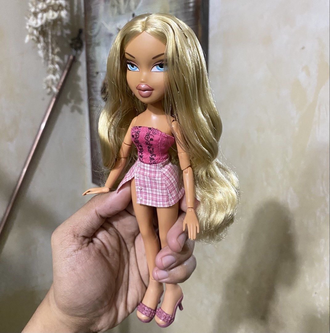 PF4 BRATZ CLOE (Category: Other Merchandise) located in Manila. Submitted by _markyyph (Listing ID 1466753971, Image 2). Description: Wyiwyg Rebodied Rerooted saran No issue Lp for sure buyer.