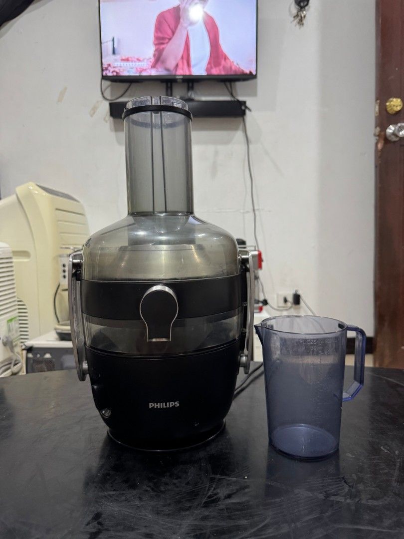 Philips Viva Collection Fruit Juicer 500W HR1832/00 (Category: Juicers, Blenders & Grinders) located in Lapu Lapu. Submitted by axl.rose05 (Listing ID 1467160271, Image 1). Description: Philips electric juicer for making fresh fruit and vegetable juice at home. ✓ 500W motor ✓ QuickClean technology for easy cleaning ✓ Built-in pulp container ✓ Direct juice extraction into a glass ✓ Drip-stop spout ✓ Compact, space-saving design 📩 Message for inqu