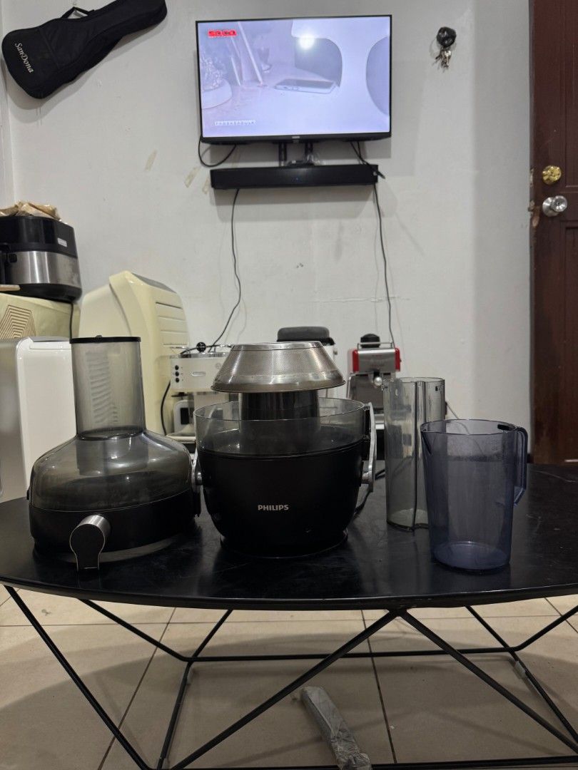 Philips Viva Collection Fruit Juicer 500W HR1832/00 (Category: Juicers, Blenders & Grinders) located in Lapu Lapu. Submitted by axl.rose05 (Listing ID 1467160271, Image 2). Description: Philips electric juicer for making fresh fruit and vegetable juice at home. ✓ 500W motor ✓ QuickClean technology for easy cleaning ✓ Built-in pulp container ✓ Direct juice extraction into a glass ✓ Drip-stop spout ✓ Compact, space-saving design 📩 Message for inqu