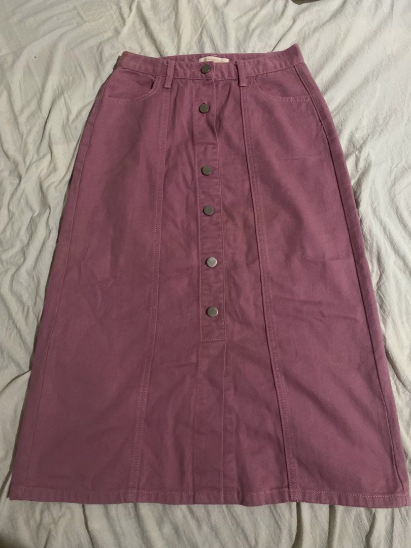 Pink Long Denim Skirt (Category: Skirts) located in Iloilo. Submitted by chelseyywz (Listing ID 1467137538, Image 2). Description: My height is 5’1. Size ata is 26-27 when I bought it hehe. 💗 Wore it once only..