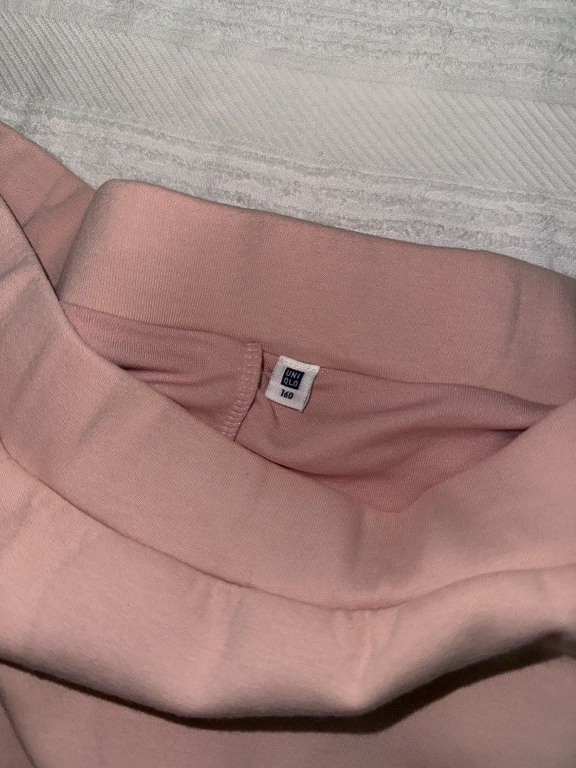 Pink Uniqlo Skort (Category: Other Bottoms) located in Daet. Submitted by sbcookieee (Listing ID 1467028880, Image 3). Description: Length: 40 cm Waist: 30 cm Hips: 41-45 cm (stretchable) .