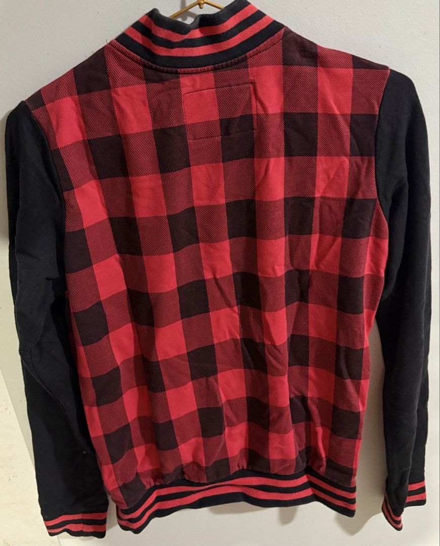 Plaid Terranova Jacket (Category: Coats, Jackets and Outerwear) located in Marikina City. Submitted by thrifty_trinkets_by_anais (Listing ID 1467133488, Image 3). Description: 🌸 Selling own preloved/brand new items for less - EVERYTHING is negotiable as long as REASONABLE in price 🤗 🙏🏻 Please also check my account for more marked down items 🫶 📍Marikina near S&R/Uniqlo 💳 Maribank/Maya/Gcash 🏍️ Grab/Lalamove/J&T (by schedule) 🗓️ Offers/Res