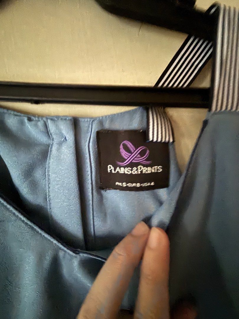 Plains & Prints blouse (Category: Blouses) located in Calamba. Submitted by rache31 (Listing ID 1467002390, Image 2). Description: Plains&Prints blouse.