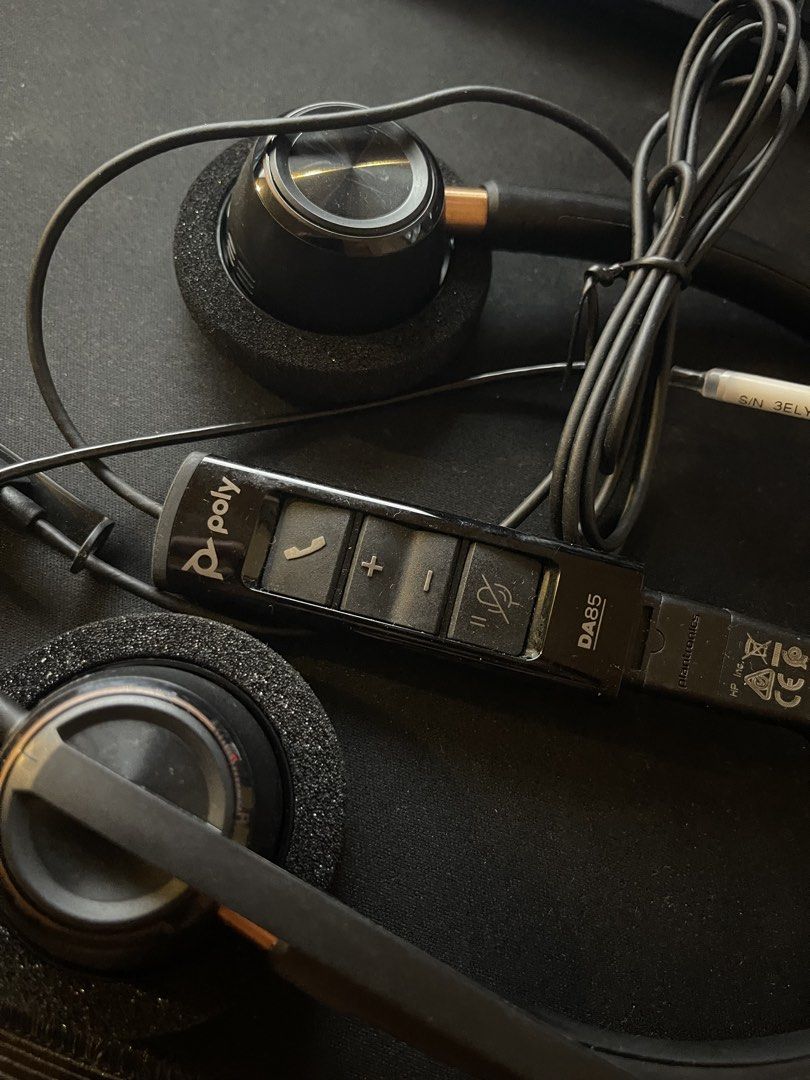Plantronics Poly DA85 (Category: Headphones & Headsets) located in Antipolo. Submitted by uatomnla (Listing ID 1467158318, Image 2). Description: Good as new bought brandnew for 7k+ NO ISSUE Plantronics DA 85 not refurbished .