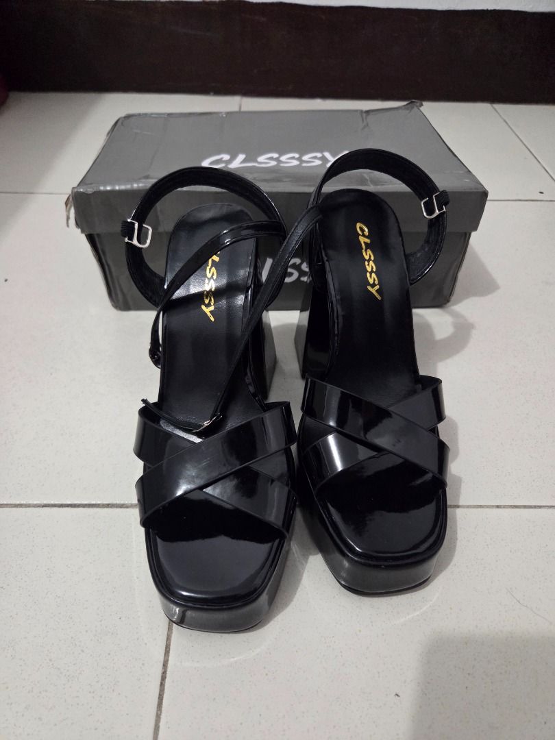 Platform Heels/Pageant Heels (Category: Heels) located in Caloocan City. Submitted by friendlycheesecake (Listing ID 1467026141, Image 2). Description: Hello! Selling my platform heels. Pwede rin gamitin for pageant. I bought it for P450. Price: P400 Size: 36 (But usual size ay 35) Inch: 5 inches Condition: Brand new, never used Location: Taguig RFS: Too high and medyo malaki .