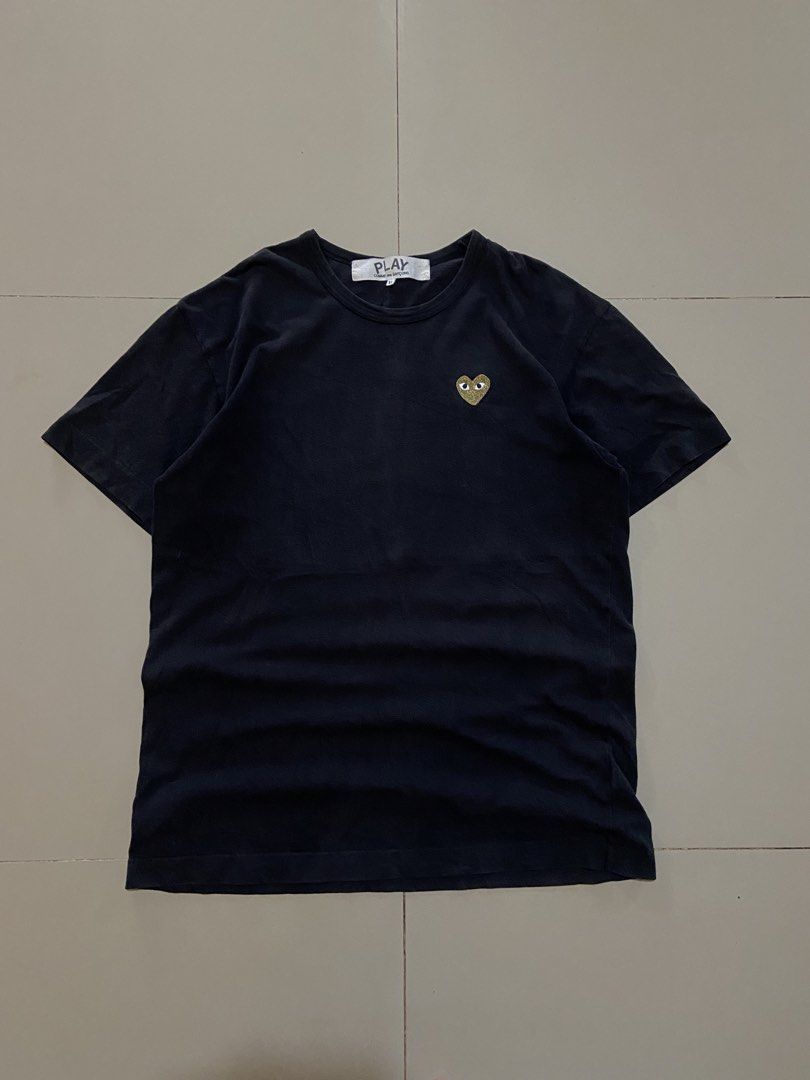 PLAY CDG (Category: Tshirts & Polo Shirts ) located in San Pablo. Submitted by tripnthrift15 (Listing ID 1467107439, Image 1). Description: (AUTHENTIC) PLAY CDG SIZE XL ON TAG COMPLETE TAGS GOOD CONDITION DIMES 20*28.