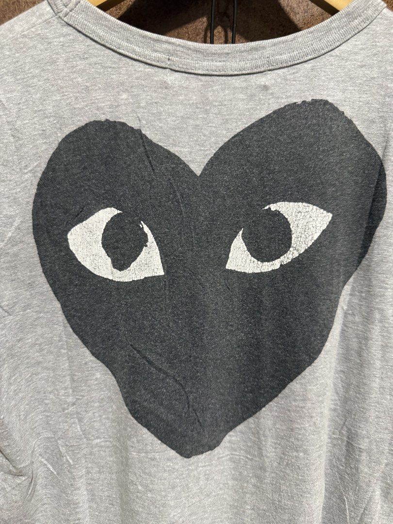 PLAY CDG WOMENS (Category: Activewear) located in Odiongan. Submitted by shannnthrifts (Listing ID 1467079809, Image 3). Description: Good condition Issue minimal crack prints 17.5x25 Authentic/legit Color rate 9/10 Complete tags ₱550 freeshipping Dm if interested📩.