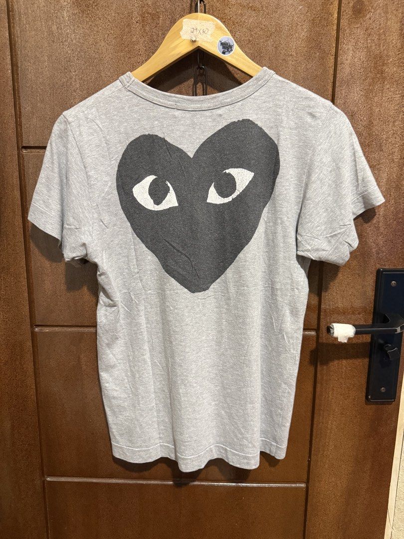 PLAY CDG WOMENS (Category: Activewear) located in Odiongan. Submitted by shannnthrifts (Listing ID 1467079809, Image 2). Description: Good condition Issue minimal crack prints 17.5x25 Authentic/legit Color rate 9/10 Complete tags ₱550 freeshipping Dm if interested📩.