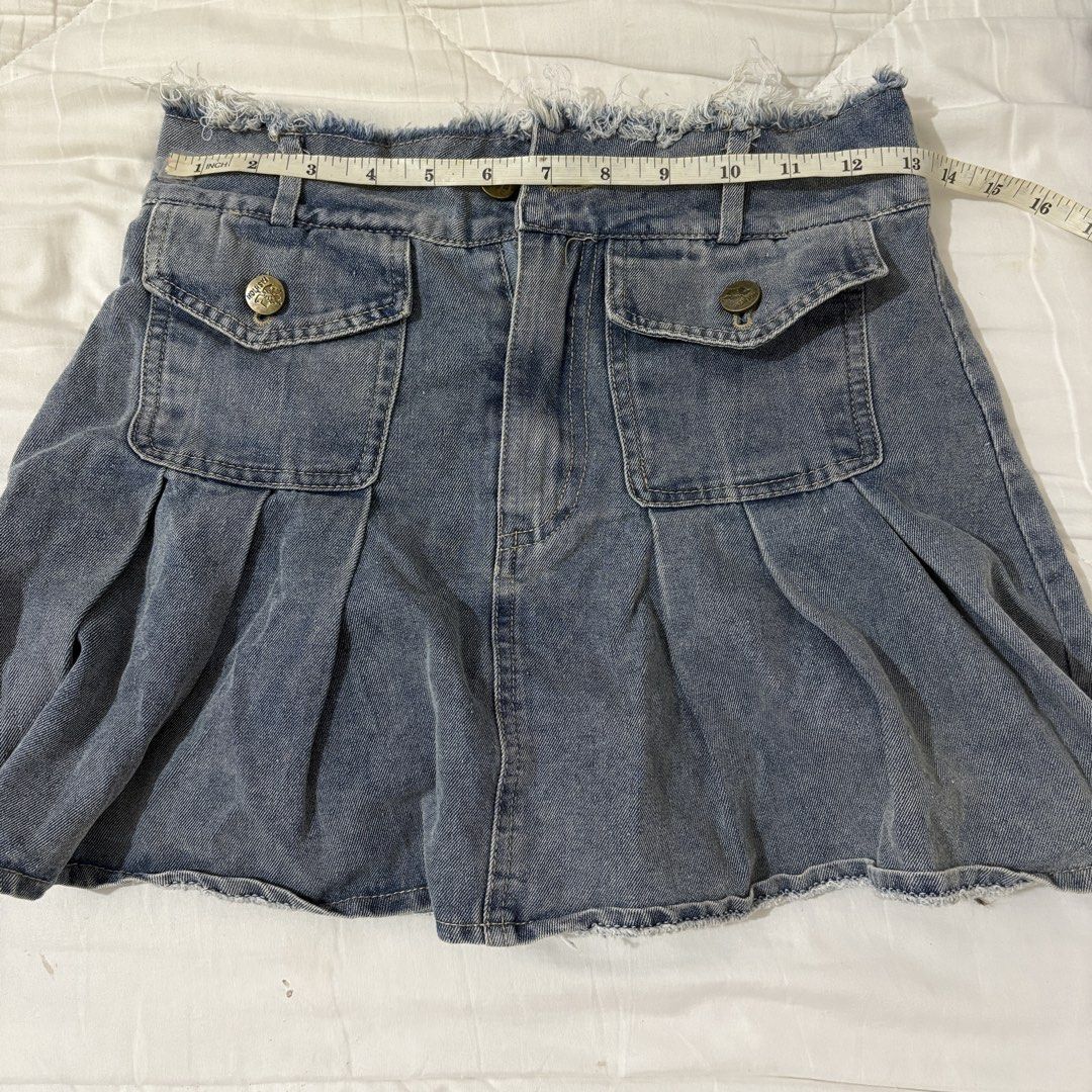 Pleated Denim Skirt (Category: Skirts) located in Dasmarinas. Submitted by twiceasnewph (Listing ID 1467121339, Image 1). Description: Preloved size waist 26 inches length 14 inches Rfs: decluttering.