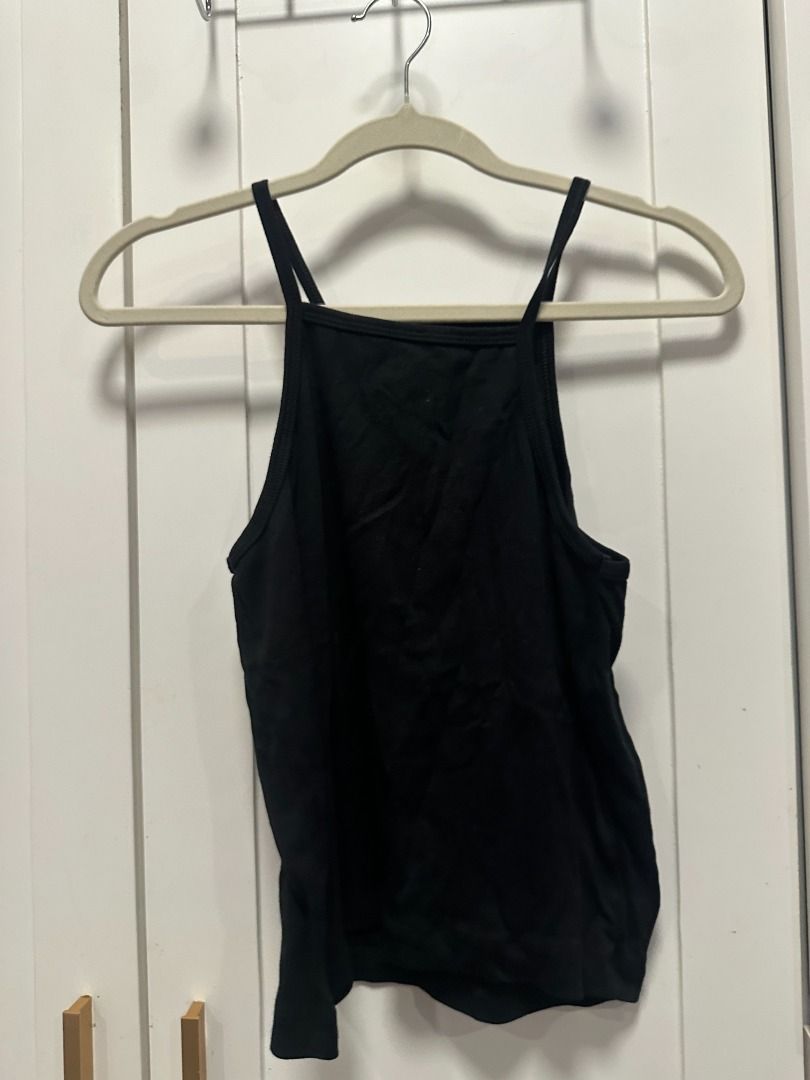 plus size - black halter cami tank top (Category: Sleeveless) located in Muntinlupa City. Submitted by hello.fran (Listing ID 1467132007, Image 1). Description: 👗 about the item: - design: square neckline with thin straps - material: soft and comfortable fabric - versatility: easy to match with jeans, skirts, or shorts - ideal for: everyday casual wear ✨ reason for selling: decluttering! just clearing out space in my closet. 💵 mode of payment: 