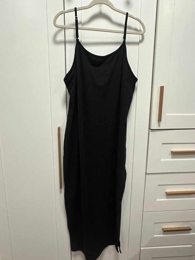 plus size - black slip dress (3xl) (Category: Dresses) located in Muntinlupa City. Submitted by hello.fran (Listing ID 1467139940, Image 2). Description: 👗 about the item: - features: adjustable spaghetti straps, simple basic style - length: midi to maxi (depending on height) - styling: perfect for layering with tees or jackets - condition: good basic wardrobe staple ✨ reason for selling: decluttering! just clearing out space in my closet. 💵 mo