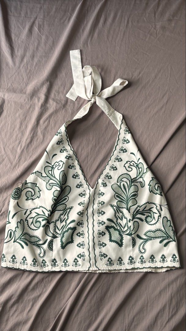 Plus Size Beach Halter Top (Category: Sleeveless) located in Mandaluyong City. Submitted by decltqueen (Listing ID 1467000682, Image 1). Description: Stretchy, good for sizes 3XL to 4XL Used only once for a Siquijor trip Brand: Shein .