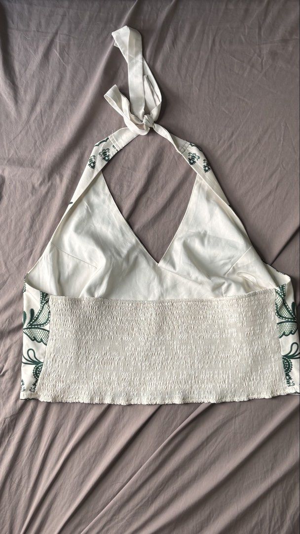 Plus Size Beach Halter Top (Category: Sleeveless) located in Mandaluyong City. Submitted by decltqueen (Listing ID 1467000682, Image 2). Description: Stretchy, good for sizes 3XL to 4XL Used only once for a Siquijor trip Brand: Shein .