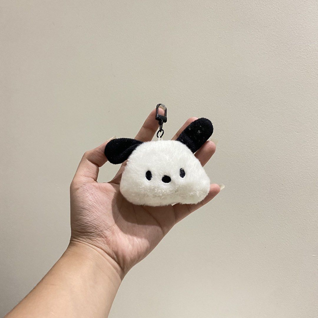 Pochacco Plush Keychain (Category: Plushies & Soft Toys) located in San Pedro. Submitted by jellybean.co (Listing ID 1467108238, Image 2). Description: .