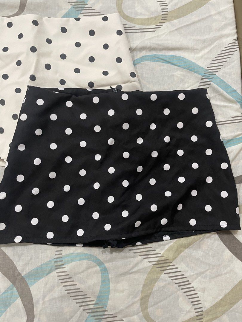 Polka Dot Skirt (Category: Skirts) located in Quezon City. Submitted by sjlaguatan (Listing ID 1467160529, Image 2). Description: - Best fit for XS to Small - Stylish front skirt look with comfortable built-in shorts underneath - Convenient back zipper closure on both pieces - Fun and trendy retro pattern - Perfect for casual outings and daily wear - Php 380 each.