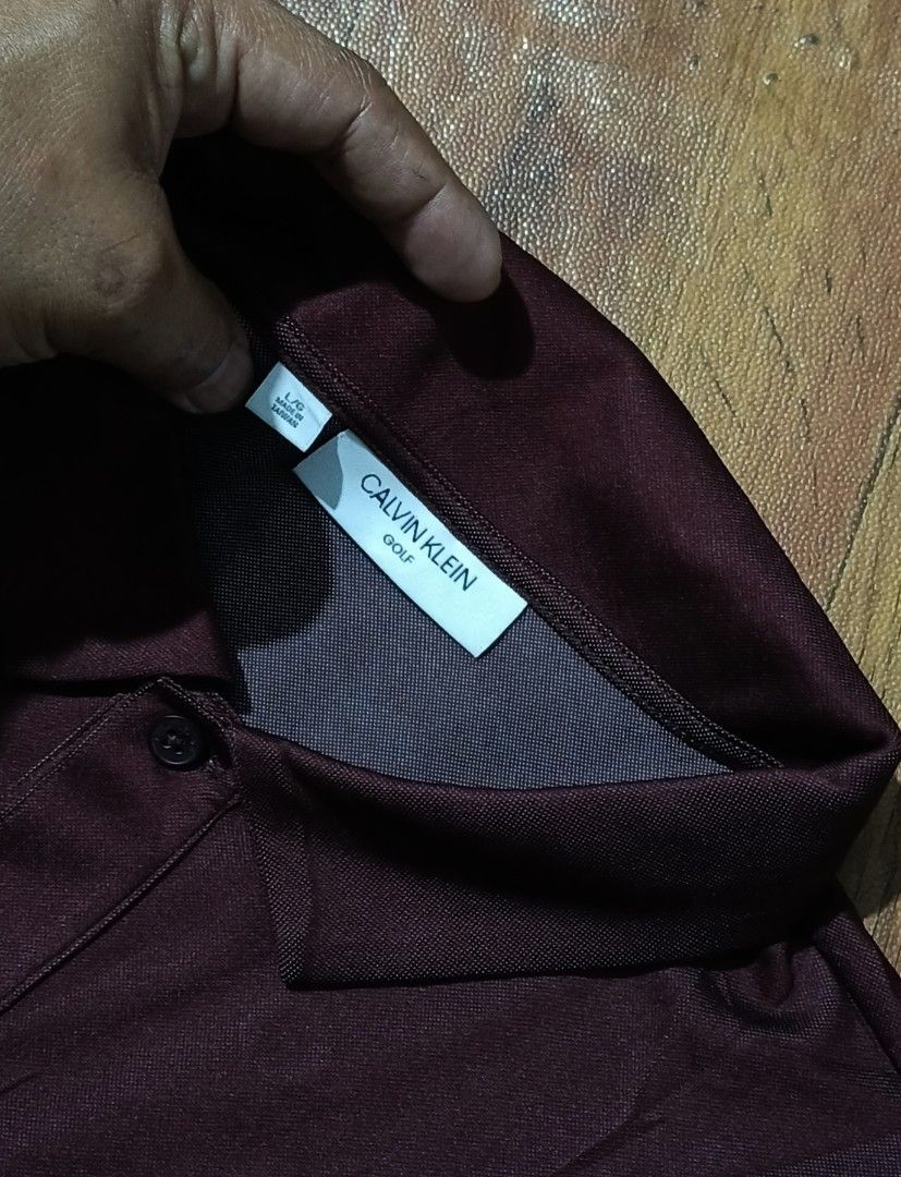 Poloshirt (Category: Activewear) located in Valencia. Submitted by castilloukay_372f09 (Listing ID 1467003255, Image 3). Description: .