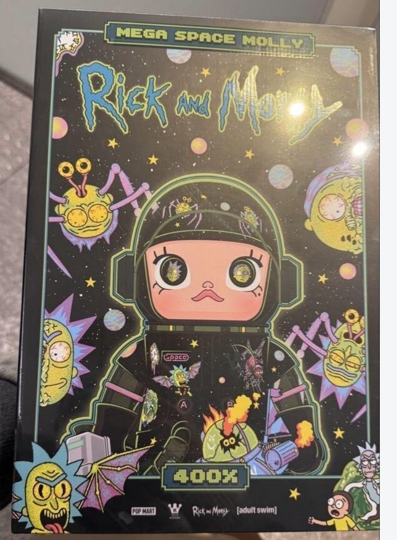 POP MART Mega Space Molly Rick and Morty 400% (Category: Designer & Blind Box Toys) located in Quezon City. Submitted by sashasarisarishoppe (Listing ID 1467069260, Image 2). Description: - Authentic Pop Mart Mega Space Molly x Rick and Morty collaboration - Size: 400% (Great display piece) - Design: Sleek black space suit with iconic character graphics - Special Features: Glowing green details and helmet visor - Packaging: Original box included 