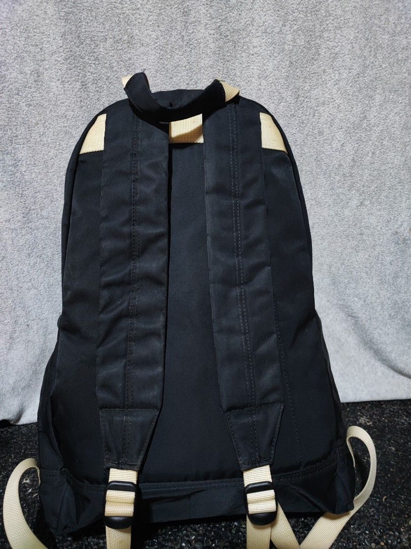 Porter shati Backpack (Category: Backpacks) located in Baguio. Submitted by jayrgijc52758 (Listing ID 1466979215, Image 3). Description: Head Porter Shati backpack Almost Large Accomodates A4 size documents In very good condition pa 1200.