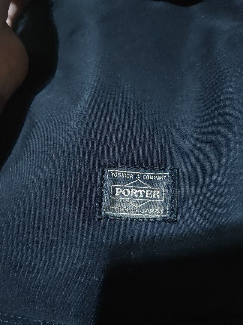 Porter shati Backpack (Category: Backpacks) located in Baguio. Submitted by jayrgijc52758 (Listing ID 1466979215, Image 2). Description: Head Porter Shati backpack Almost Large Accomodates A4 size documents In very good condition pa 1200.