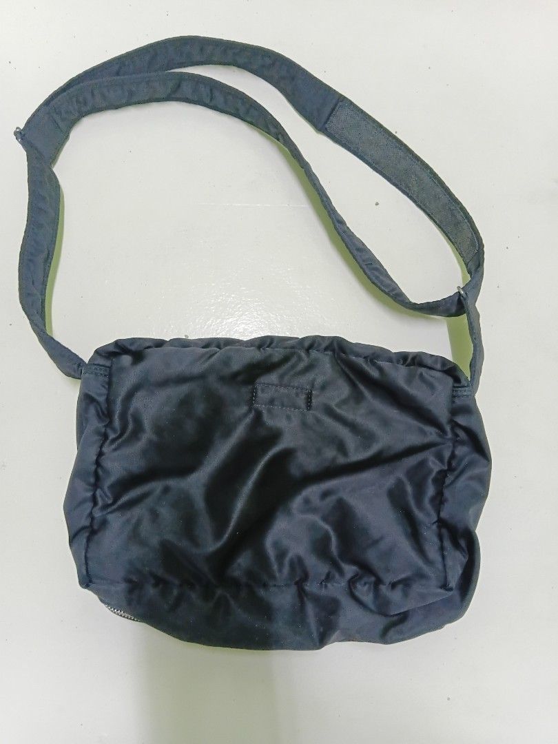 Porter Tanker Black Crossbody Bag (Category: Sling Bags) located in Manila. Submitted by daphnefinds1 (Listing ID 1467102787, Image 2). Description: sira zipper.
