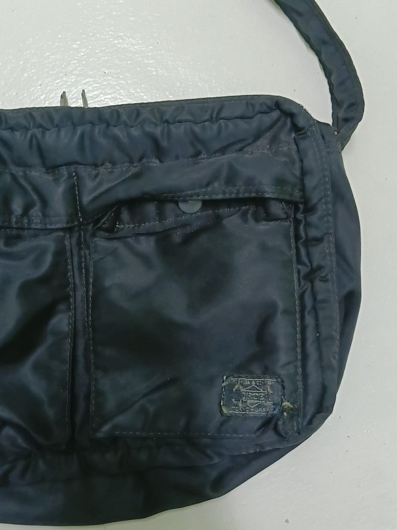 Porter Tanker Black Crossbody Bag (Category: Sling Bags) located in Manila. Submitted by daphnefinds1 (Listing ID 1467102787, Image 3). Description: sira zipper.