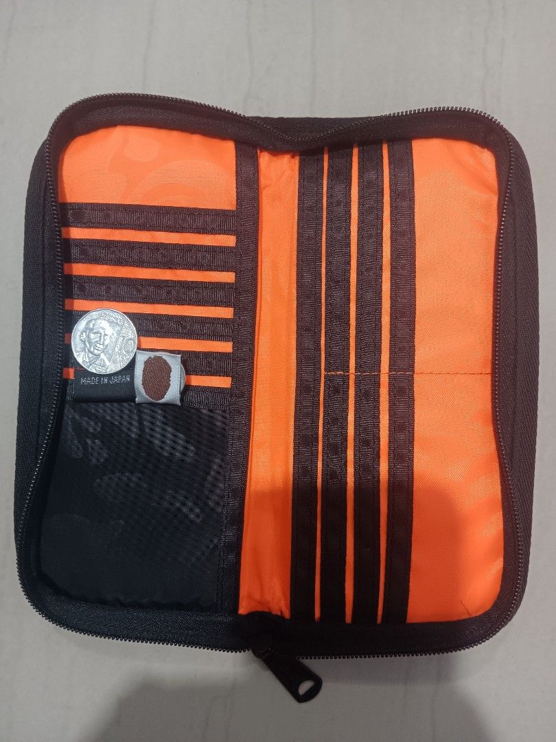 PORTER x BAPE Long Wallet (Category: Wallets & Card Holders) located in Cagayan de Oro. Submitted by purewater-af1910 (Listing ID 1467126760, Image 3). Description: Porter × A Bathing Ape ( BAPE ) Black Camu as new condition dimesion: 4 inch width 8 inch width 10/10 color rate Authentic/ Original Made in Japan negotible price Loc. Cagayan De Oro City Mindanao.