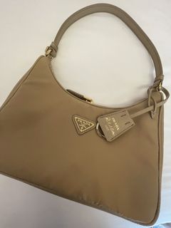 (Category: ) located in . Submitted by nyjcloset (Listing ID 1467013826, Image 1). Description: .