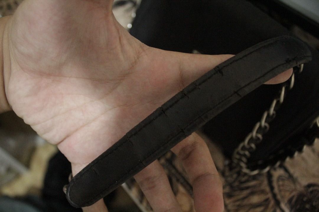PRADA SHOULDER BAG (Category: Shoulder Bags) located in San Pablo. Submitted by exiled365 (Listing ID 1467165820, Image 3). Description: .