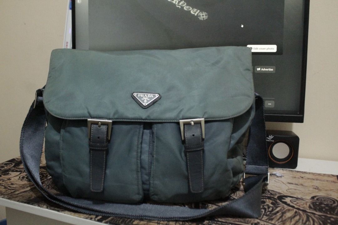 Prada Sling bag (Category: Luxury Bags & Wallets) located in San Pablo. Submitted by exiled365 (Listing ID 1467165869, Image 1). Description: .