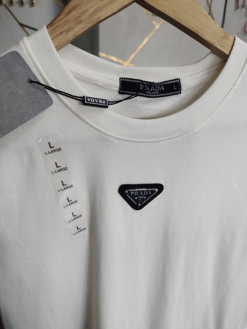 Prada Women shirt (Category: Shirts) located in Aliaga. Submitted by kmapparel (Listing ID 1467059655, Image 2). Description: .
