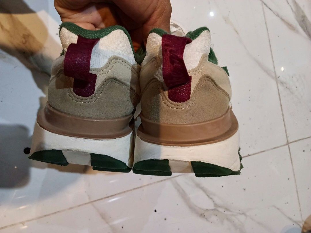pre -loved (Category: Sneakers & Footwear) located in Manila. Submitted by cosmiccloud-9236 (Listing ID 1466995373, Image 3). Description: .