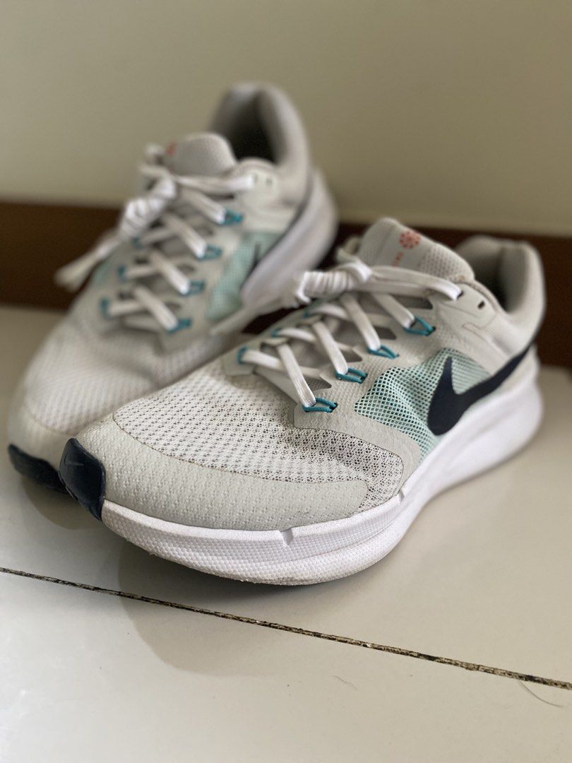 Pre loved Nike Run Swift 3 US W8 (Category: Sneakers) located in Pasig City. Submitted by obijam (Listing ID 1466997200, Image 1). Description: Decluttering! ✨ Nike Run Swift 3 US 8 ₱ 800 📍 Acacia Estates, Taguig.