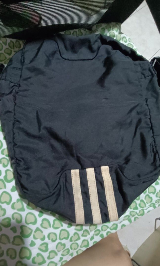 Pre-loved Adidas sling bag nylon (Category: Sling Bags) located in Pasay City. Submitted by khim1202ma07307 (Listing ID 1467007294, Image 3). Description: .